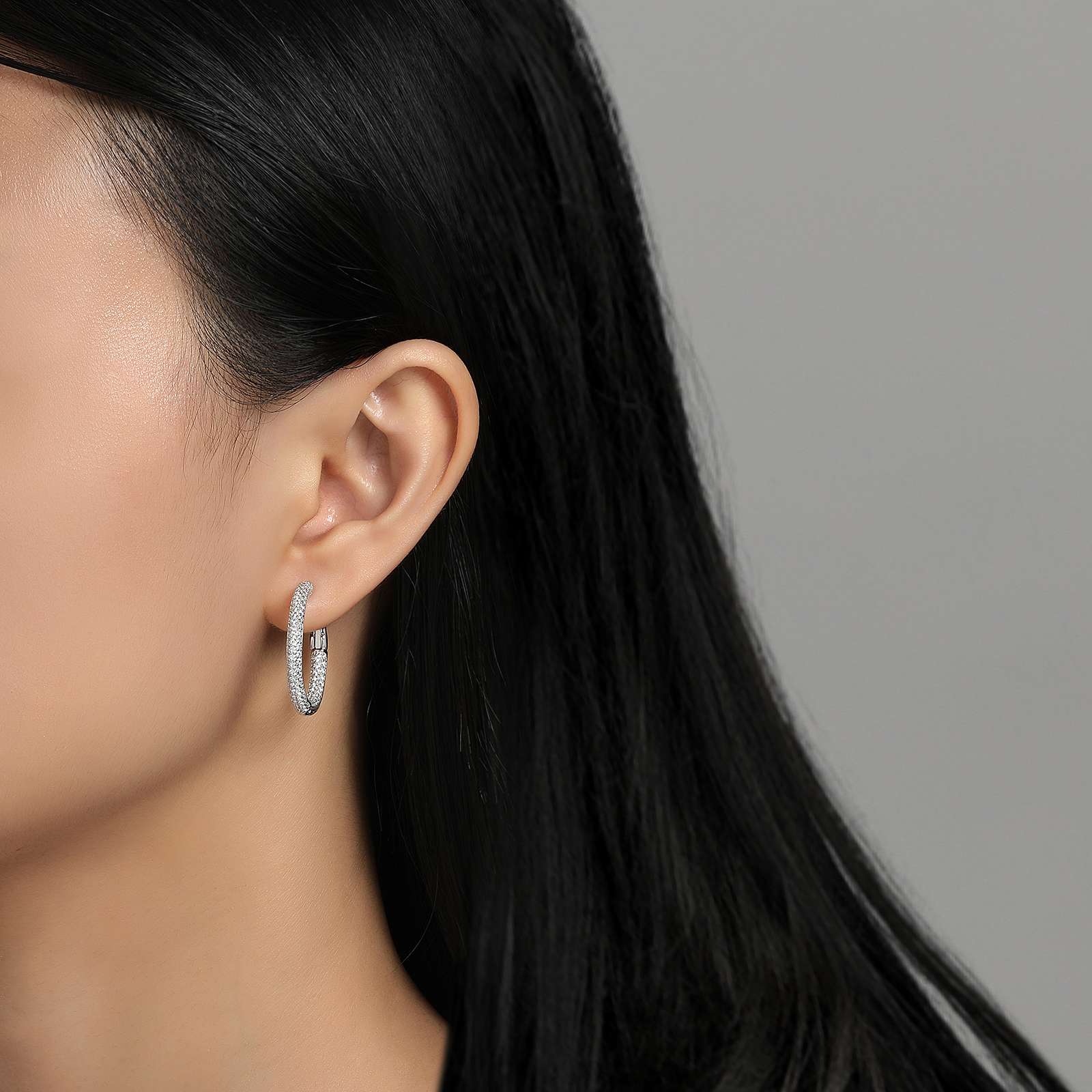 2.2 ct tw Hoop Earrings