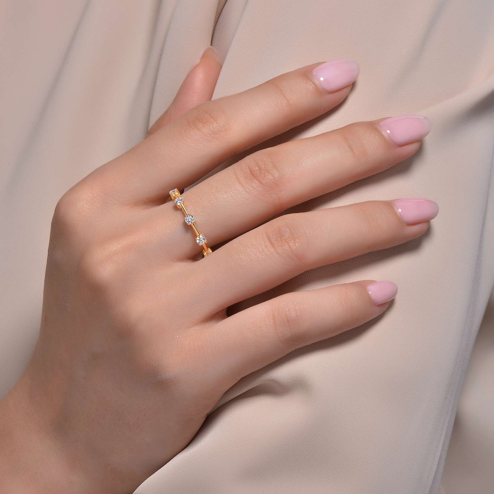 Alternating Eternity Band Gold