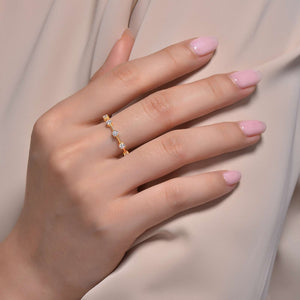 Alternating Eternity Band Gold