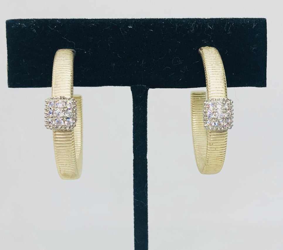 Medium Ribbed Gold Hoops